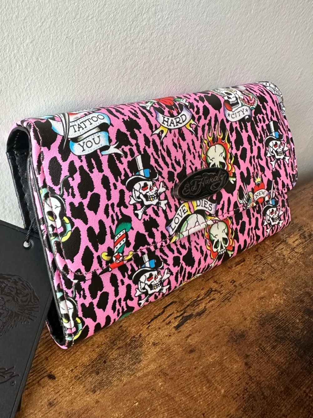 Ed Hardy Pink Tattoo-Inspired Skeleton Women’s Long Wallet Fold Out NWT - Picture 3 of 5